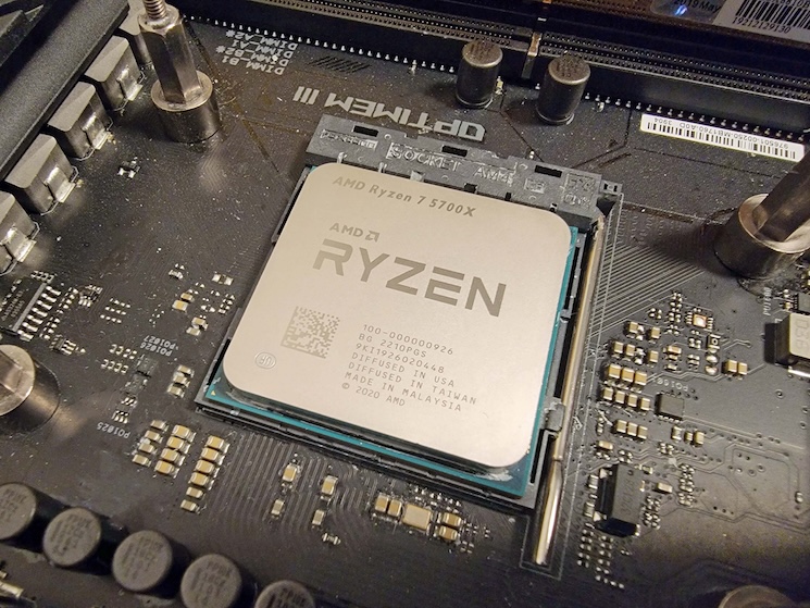 پردازنده رایزن AMD 7 5700X