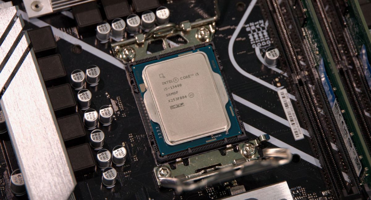 پردازنده Intel Core i5-13400 نصب‌شده روی مادربرد