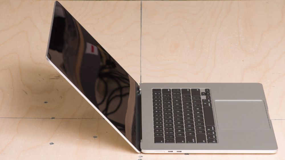 بدنۀ مک بوک ایر M4 نسخۀ ۱۵ اینچی