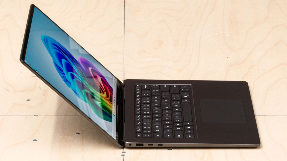 15 inch microsoft surface laptop 7 body