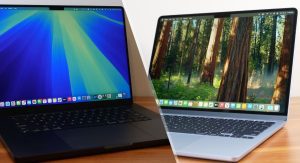 لپ تاپ مک بوک پرو M4 مشکی در کنار مک بوک ایر M4 آبی آسمانی