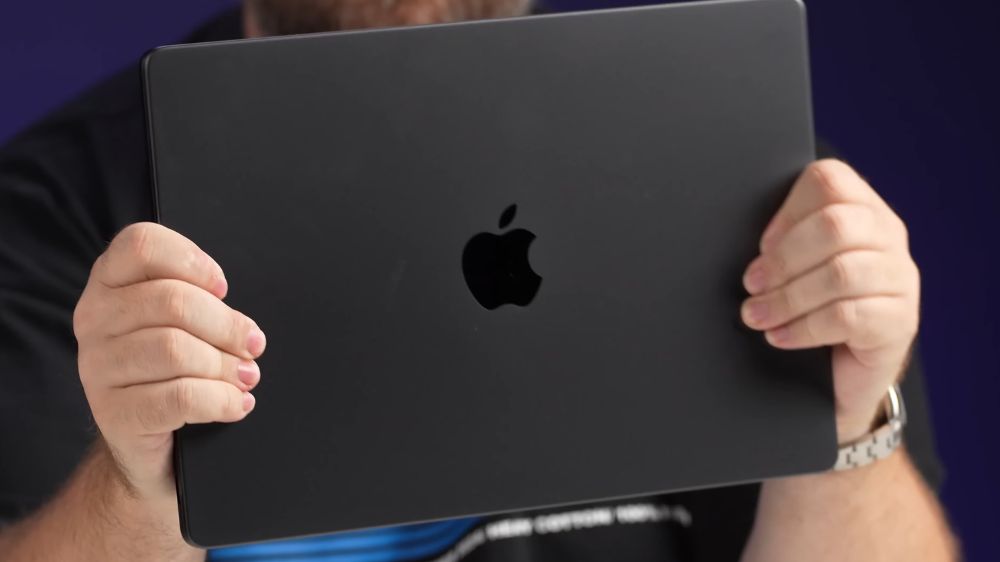 مک بوک پرو M4 با رنگ مشکی