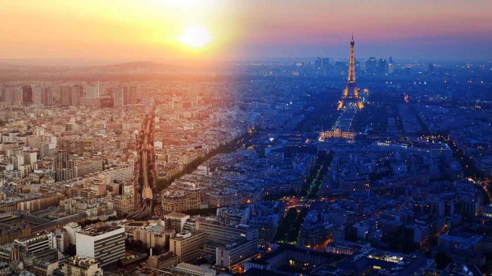 ساعت طلایی در برابر ساعت آبی